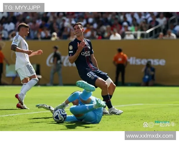 切尔西逆转皇马4-0晋级世界杯决赛争议判罚引发全场热议