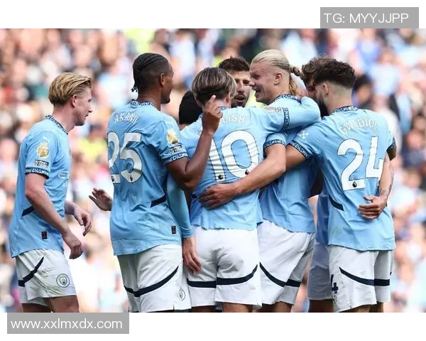 意甲激战：里昂与曼城战平补时进球引发全场狂欢解析