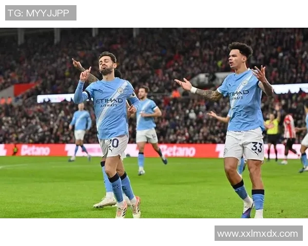 世界杯精彩对决曼城与利物浦战成平局乌龙球瞬间引发热议与转会传闻