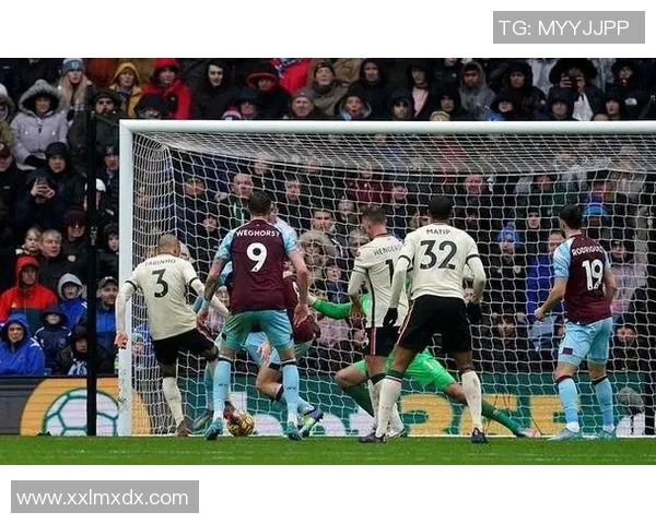 西甲激战曼城大胜切尔西红牌事件引发全场热议战术解析分析