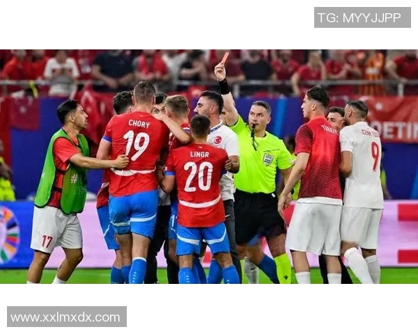 热刺逆转本菲卡3-0晋级世界杯争议判罚引发全场热议